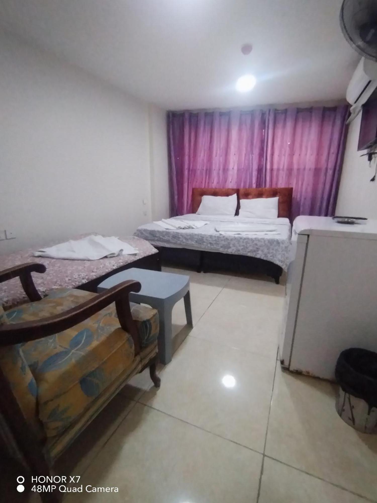 Farah Plaza Hostel &Hotel Apartments Акаба Екстериор снимка