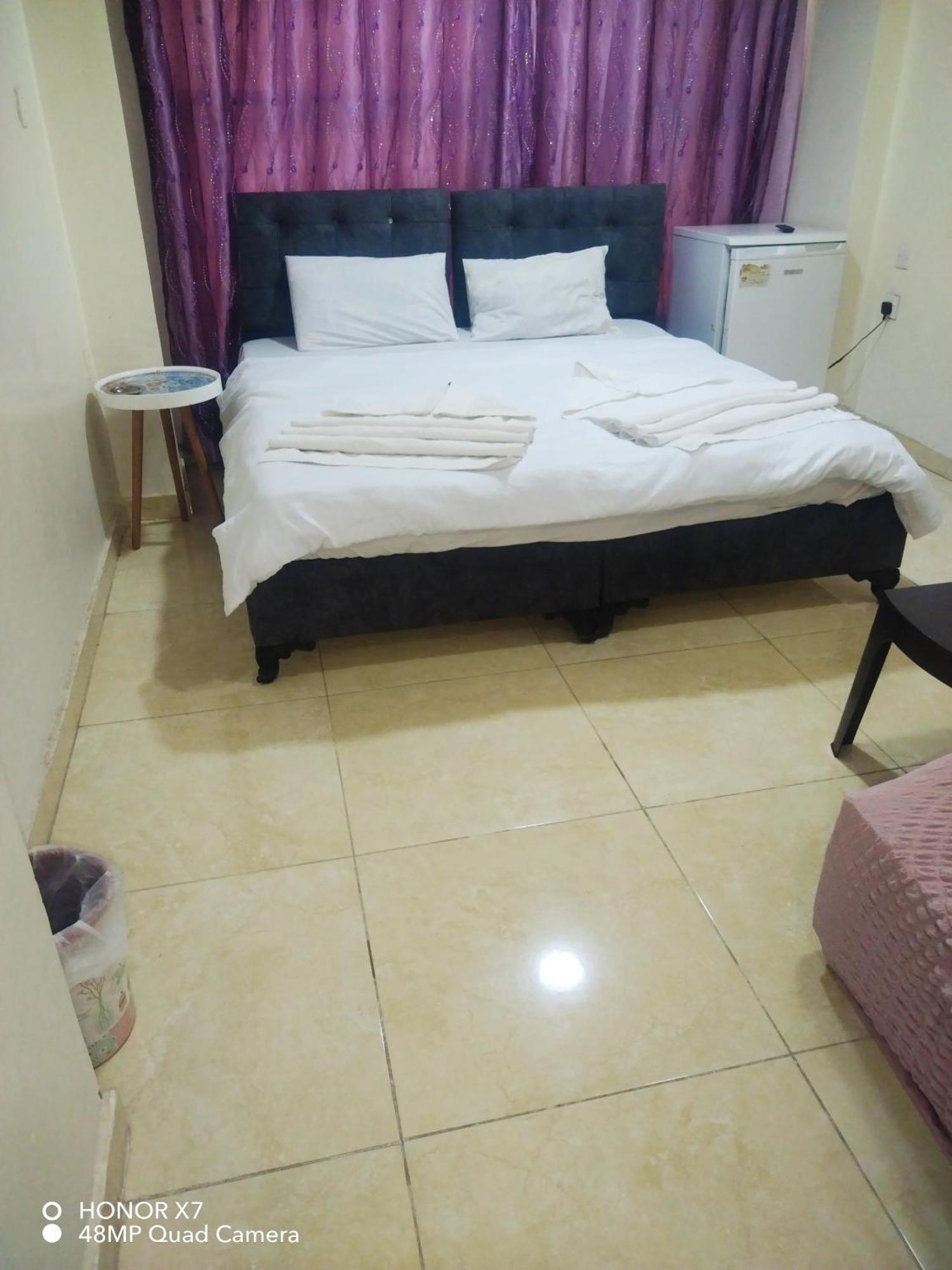 Farah Plaza Hostel &Hotel Apartments Акаба Екстериор снимка