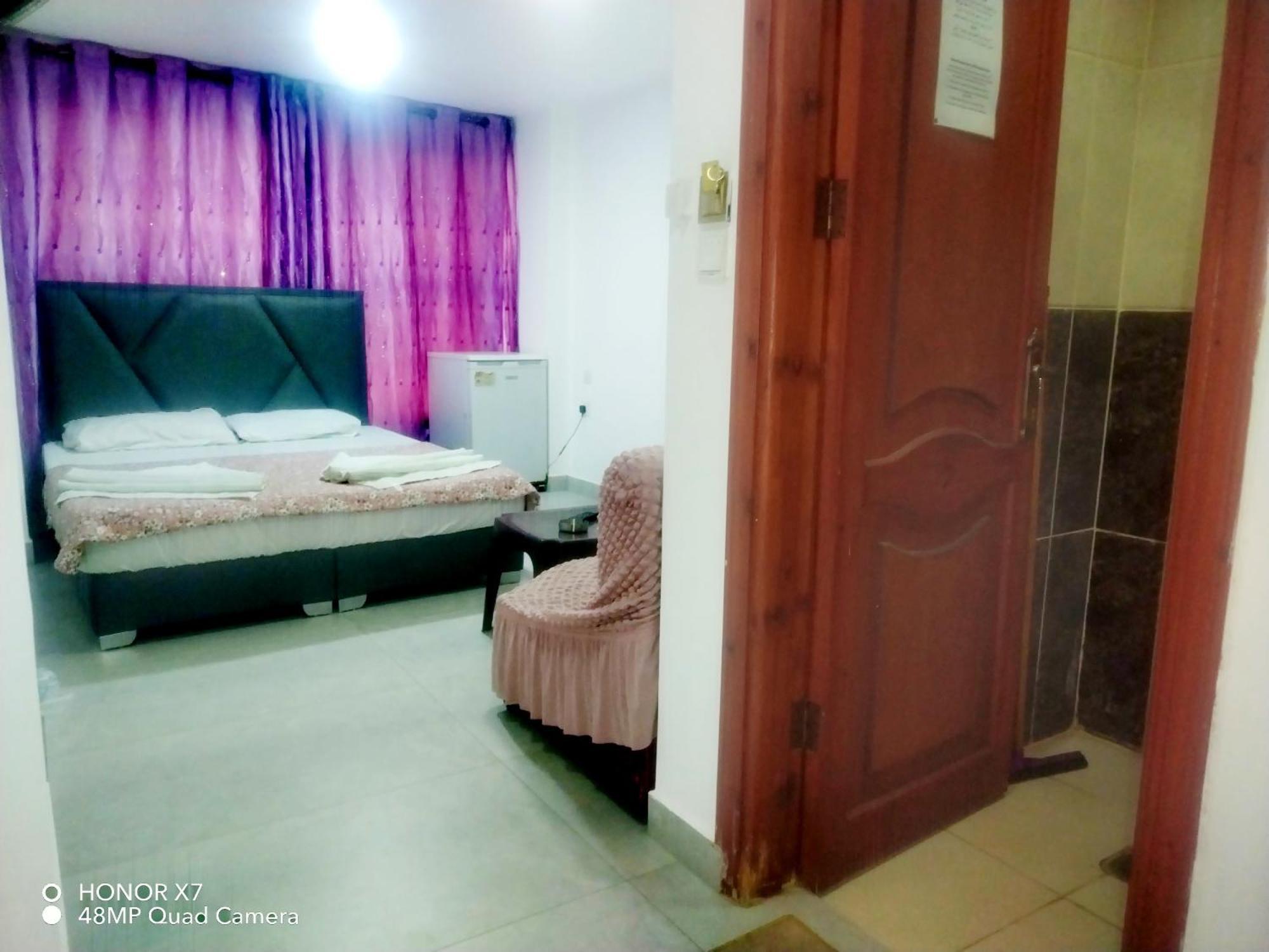 Farah Plaza Hostel &Hotel Apartments Акаба Екстериор снимка